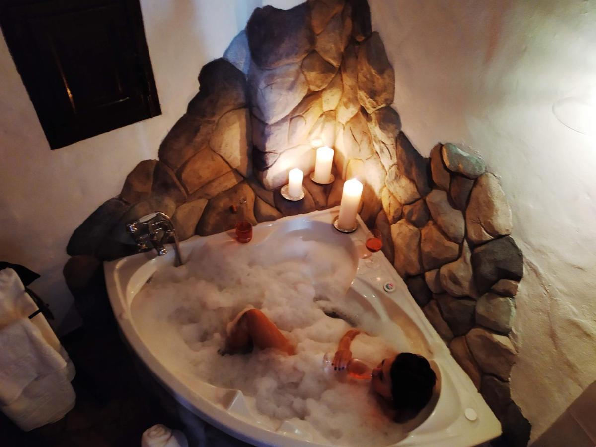 El escondite de Martina, Casa Rural Romántica Setenil De Las Bodegas Esterno foto